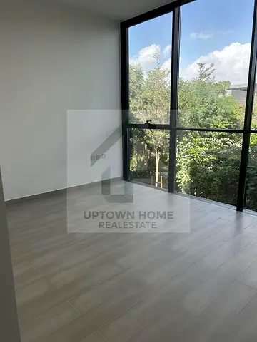 4 Bedroom Tawnhause | middle | Freehold