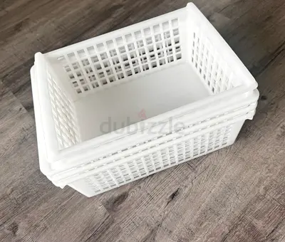 PLASTIC BOXES, NO LEADS 5 items