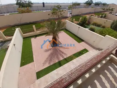 Spacious 3 bedrooms - 3 bathrooms townhouse in Al Hamra Village