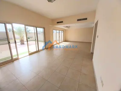 Spacious 3 bedrooms - 3 bathrooms townhouse in Al Hamra Village