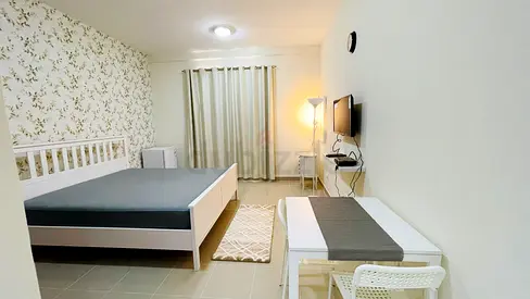 Fully furnished bedroom available for executive couple or one bachelor in Al khail gate 2
