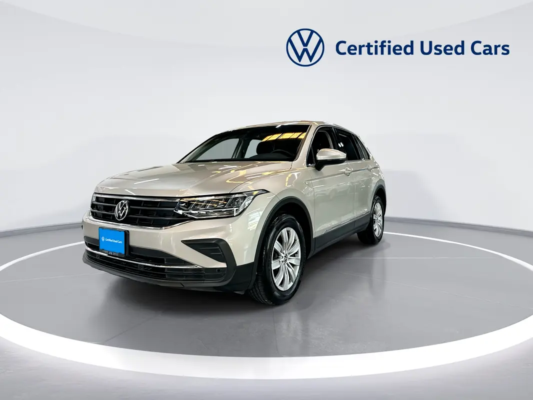 Volkswagen Tiguan 2024 — photo 1 of 11