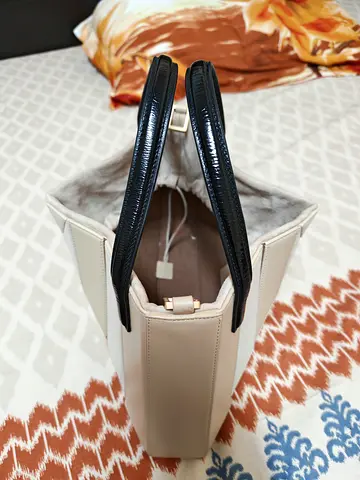 Mlouye BrandedStylish Beige Handbag