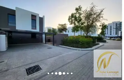 15 MIN TO UNIVERSTY\ AIRPORT | Spacious, Move-In Ready TH | Resale | FULLY FURNISHED