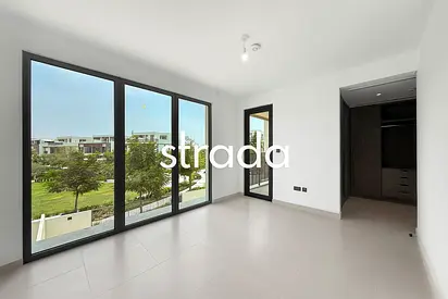 Closed Kitchen | Single Row | Opposite Pool