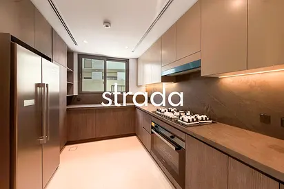 Closed Kitchen | Single Row | Opposite Pool