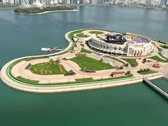 Luxury 2BR hall with sea view of Al Majaz Theatre &amp; balcony | Free parking | Spacious | Laundry 