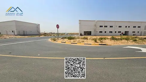 ✨ A prime commercial opportunity: a plot on three main streets, ideal for building and commercial investment (as a building only). Freehold ownership
