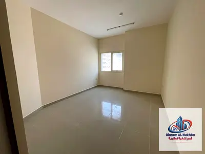 باركينج مجاناً – أجمل وأكبر مساحة شقة غرفتين وصالة في البوطينة على مخرج دبي .