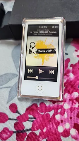 iPod Nano 7th Generation Gold 16GB