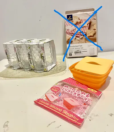 Glasses and Portable Steamer