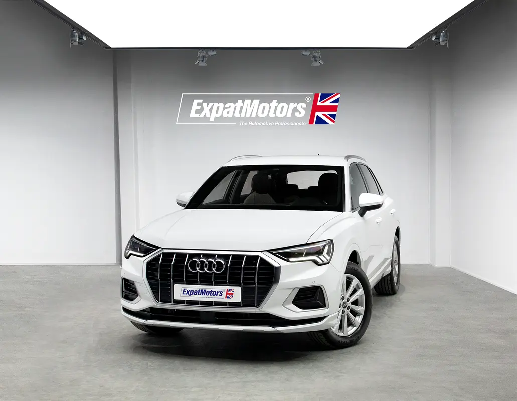 Audi Q3 2021 — photo 1 of 19