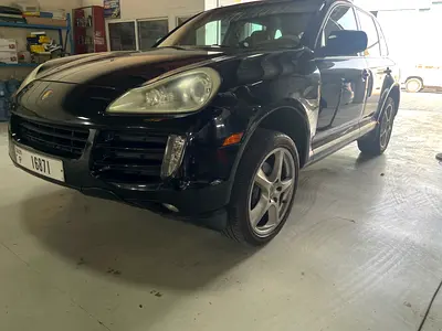 Porsche Cayenne 2009 with Service Contract