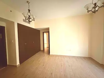 Lavish 1bhk apartment two Varna with wardrobe master room close Tala Park New Molair