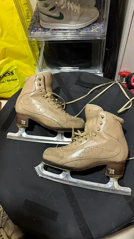Risport figure professional ice skates, Royal Pro model
270