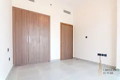 SPECIAL OFFER - W/ STORAGE ROOM - FAMILY ONLY