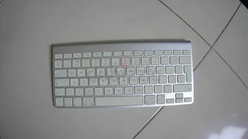 Apple Wireless Keyboard - Slim and Stylish