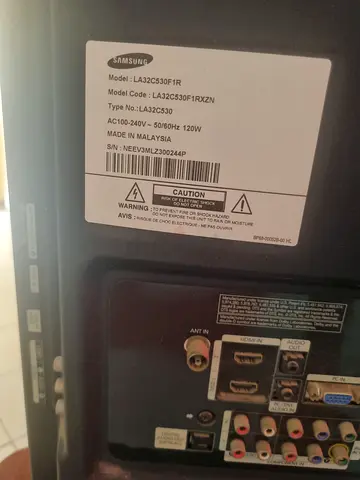 SAMSUNG 5 SERIES LCD TV WITH TV STAND