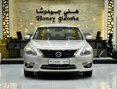 EXCELLENT DEAL for our Nissan Altima 2.5 SV ( 2015 Model ) in Silver Color GCC Specs
