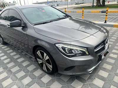 Mercedes benz CLA 200