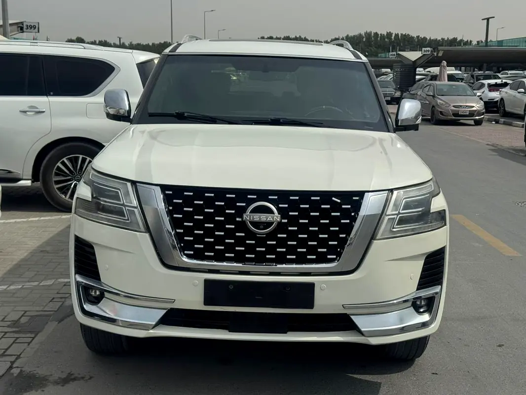 Nissan Patrol 2015 — photo 1 of 16