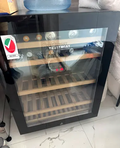 Modern Vestfrost Freestanding / Built-in Dual Zone Temperature 44 Bottles Capacity Wine Cooler Black