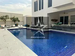 Magnificent and stunning I Modern with Lift I Exquisite pool and garden I Complete outside quarters