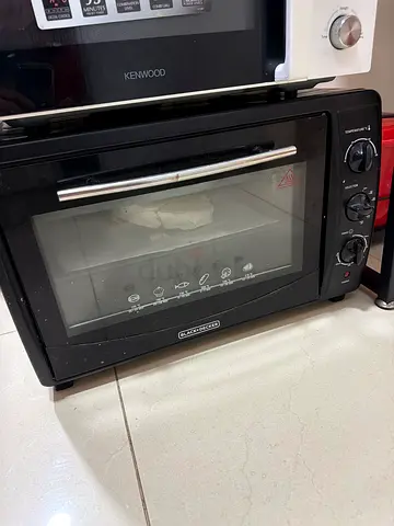 Compact Electric Oven for Baking and Grilling