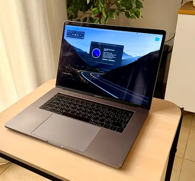 2016 MacBook PRO 15inch - 2.7QuadCore/16G RAM/500G HD