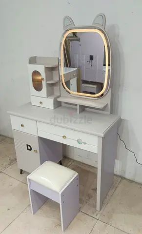 Modern Kids Vanity Table with Lighted Mirror