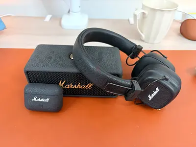 Marshall Wireless Headphones and Speaker Bundle