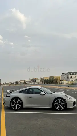 Porsche carrera 2025 Gcc spec with service package included car cost around 650k