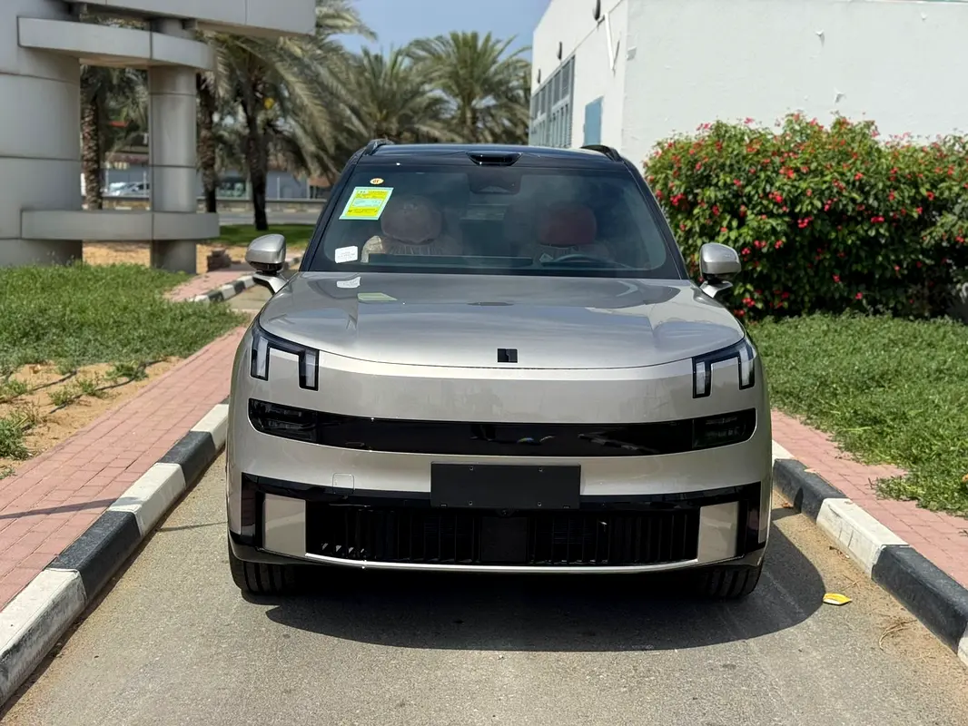Lynk & Co 900 2025 — photo 1 of 18