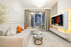 5 Min Walk Dubai Mall | 2Bedroom | Gym | Pool | Free Parking | 250 Mbps Wifi -For Monthly &amp; Week