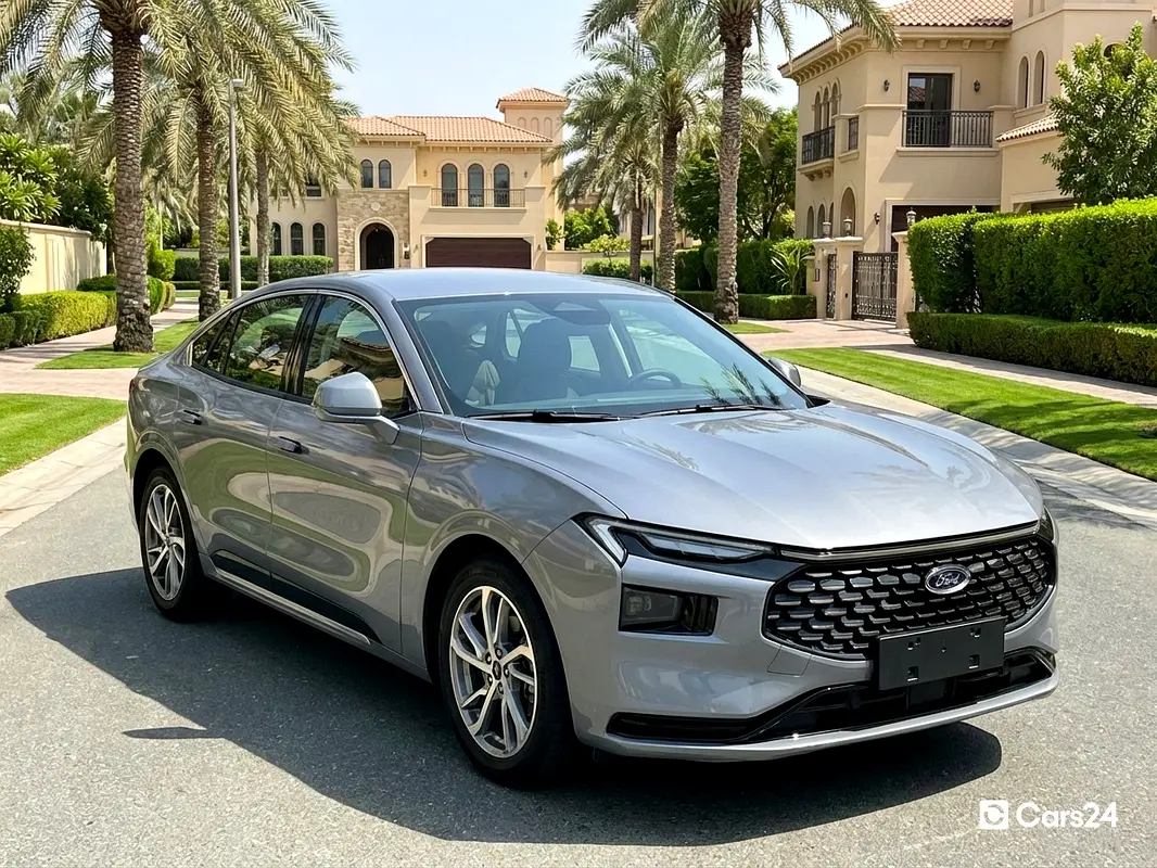 Ford Taurus 2024 — photo 1 of 13