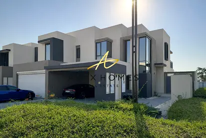 Corner Villa | Vacant Soon | Single Row Feel