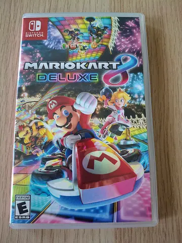 Mario Kart 8 Deluxe (Nintendo Switch) – Excellent Condition