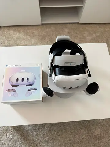 Meta Quest 3 VR 128 Gb Headset with Controllers, BoboVR custom strap, 3 additional batteries