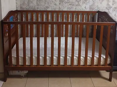 Solid Wood Crib with Mattress