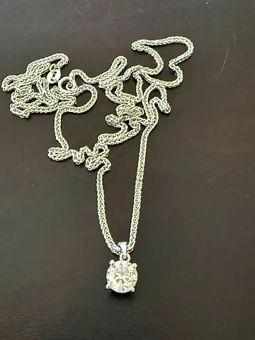 DAMAS 0,9 carat natural diamond necklace