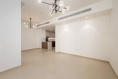 Close to Pool I Landscaped | Vacant on 05June