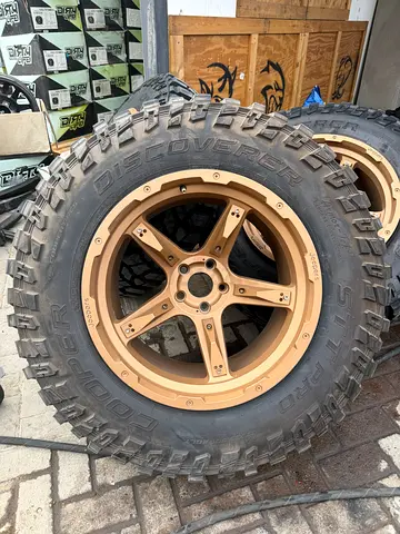 Jeepers Gold / Bronze 5ea Rims  Tires