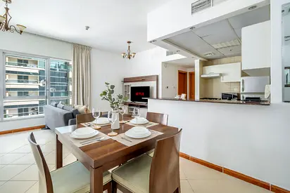 **Elegant Stay** | Pool, Gym & Parking Included | Marina Diamond 4