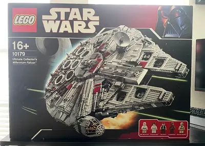 Retired Rare Original LEGO Star Wars Ultimate Collectors Millennium Falcon Set 10179 Mint condition