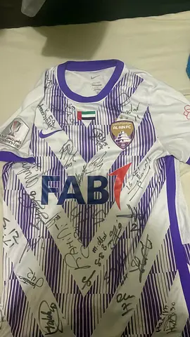 � قميص Al Ain FC الأصلي – موقّع من اللاعبين 🔥
للبيع قميص نادي العين الأصلي (NIKE) بحالة ممتازة 👕