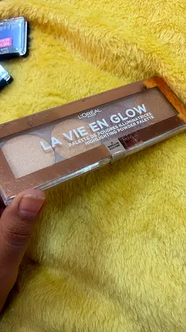 Set of Four Eye Shadows