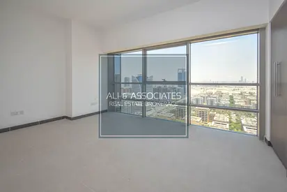 Contemporary 2 bed- Large Size- Skyline Views