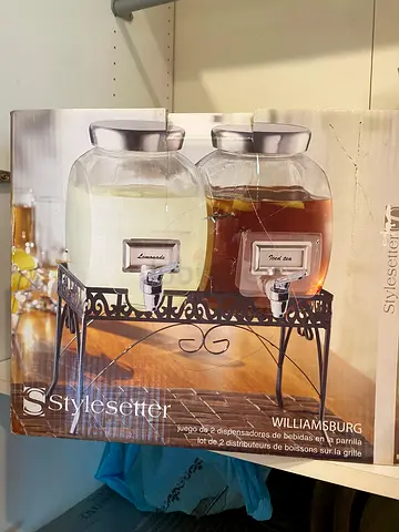 Stylish Beverage Dispenser Set