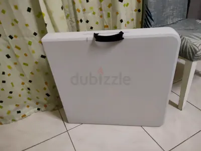 Foldable garden table