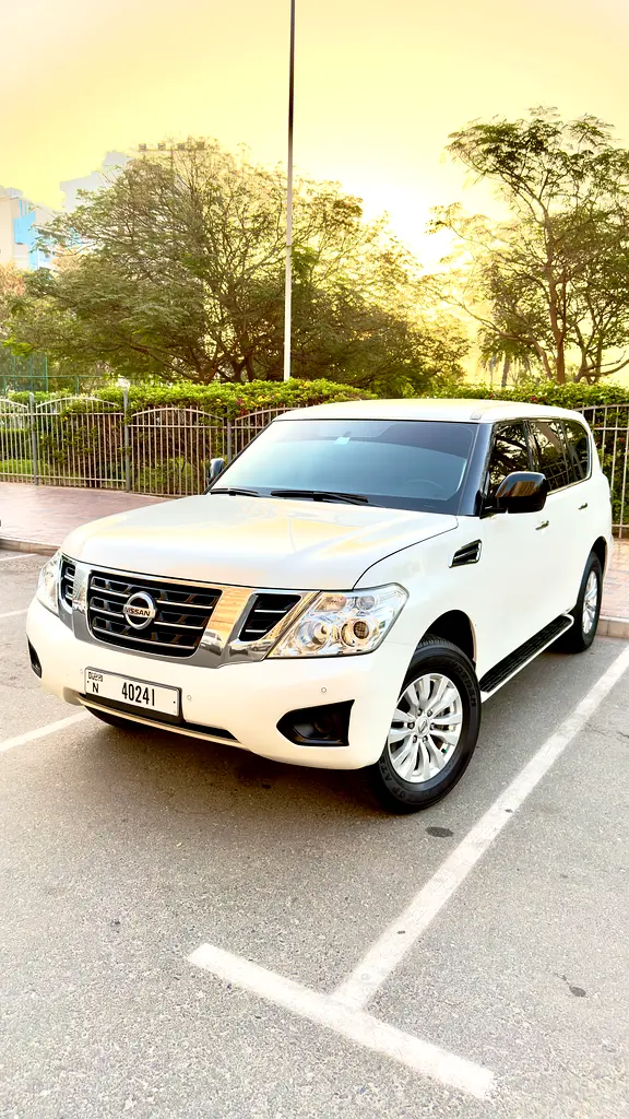 Nissan Patrol 2019 — photo 1 of 19